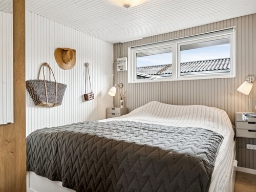 "Zina" - 600m from the sea by Interhome