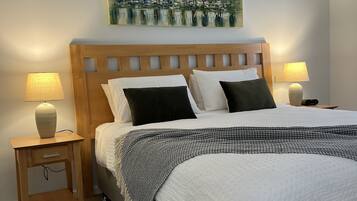 1 bedroom, in-room safe, desk, iron/ironing board