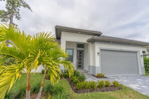 5 bedrooms - Coral Sunrise by Boutiq (Naples)