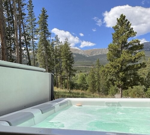 Lupine Peak by Boutiq