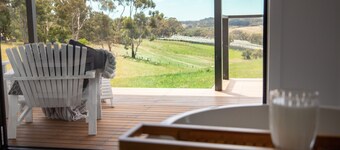 Luxury and seclusion in the Adelaide Hills with breathtaking views