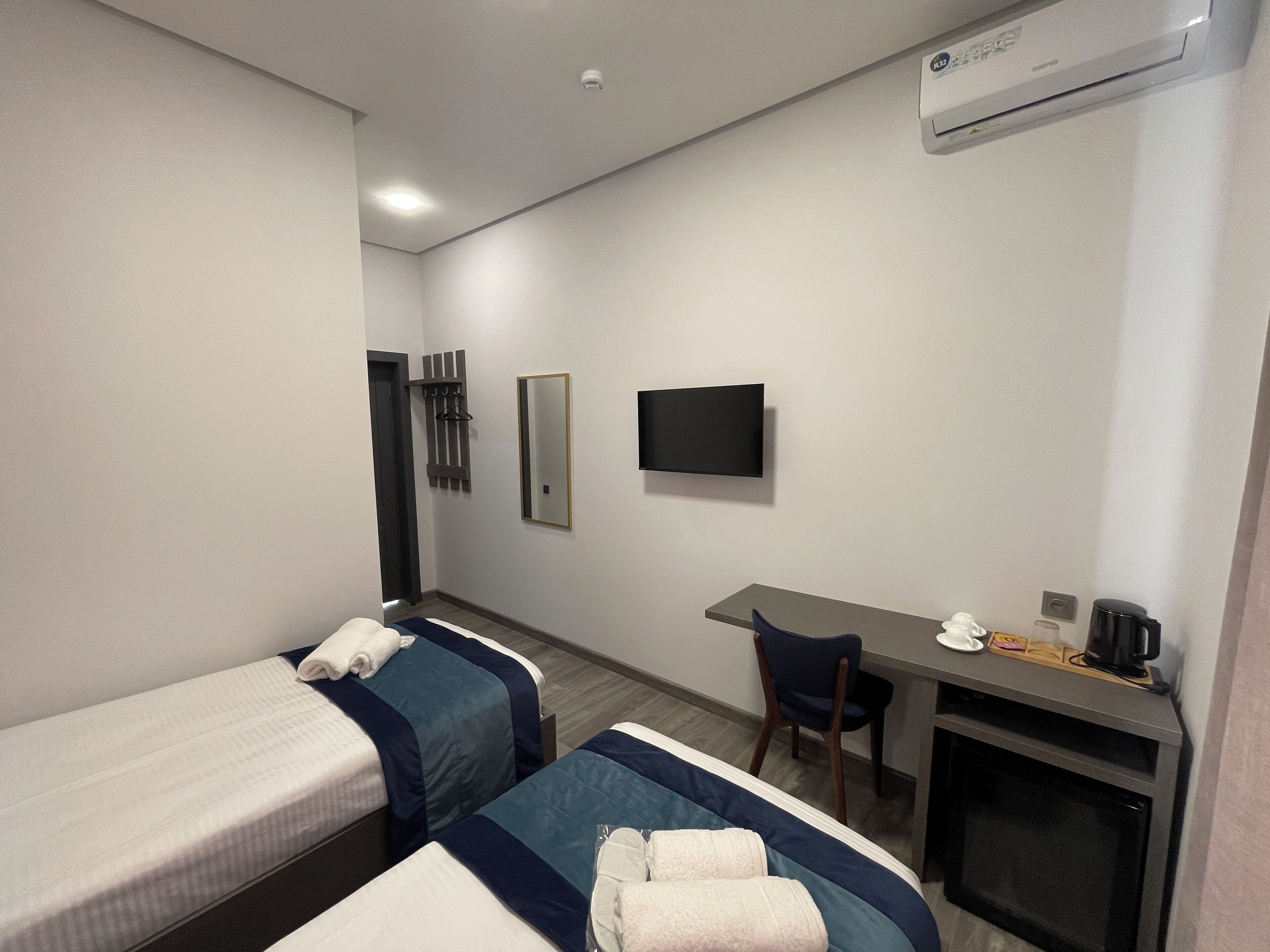Deluxe Double or Twin Room | Desk, laptop workspace, soundproofing, free WiFi