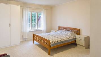 2 Schlafzimmer, Reisekinderbett, WLAN