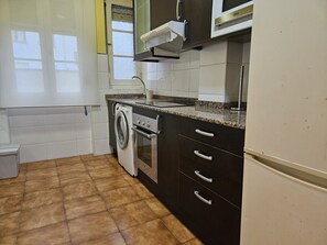 Fridge, microwave, oven, coffee/tea maker