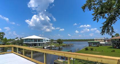 Private Heated Pool|Boat Dock|Pet Friendly|Fenced Yard |Sun Room|Minutes to Beaches & NAS Pensacola