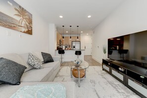 Executive Apartment | Living area - Hitop Real Estate Ventures  (Austin)