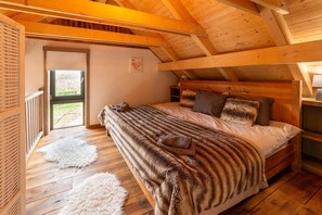 5 chambres, lit de bébé portatif