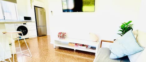 Smart TV, books