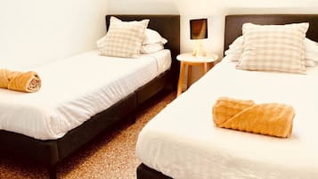 2 bedrooms, iron/ironing board, travel cot, free WiFi