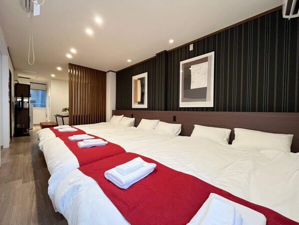 Desk, free WiFi - Ikemune Bldg. 2F (Osaka)