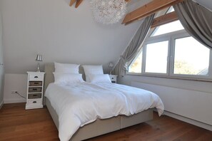 4 chambres, fer et planche à repasser