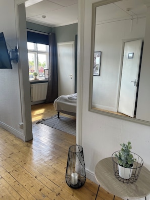 1 bedroom, desk, free WiFi