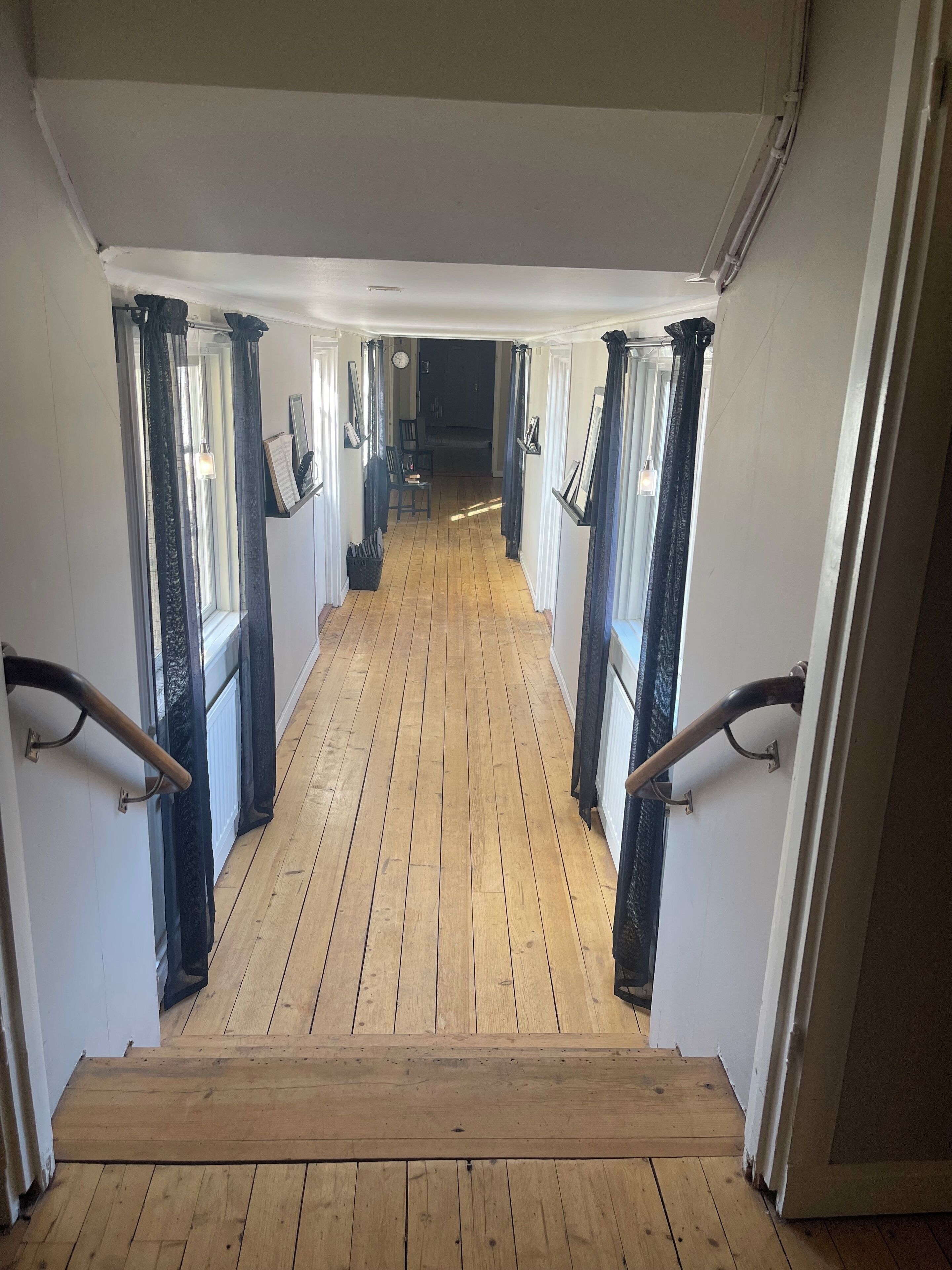 32-inch Smart TV with digital channels, Netflix, streaming services