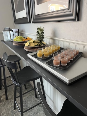 Daily to-go breakfast for a fee - Hotell Vik (Borensberg)
