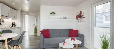 Smart TV, DVD player, stereo