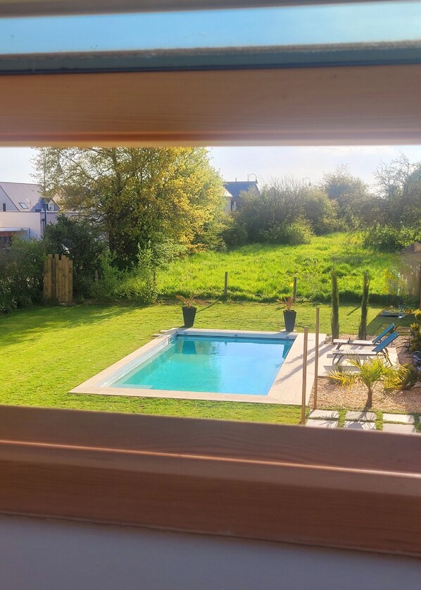 Outdoor pool, a heated pool