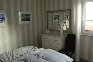 1 bedroom, travel cot, free WiFi