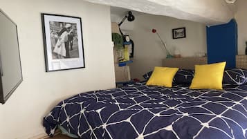 1 slaapkamer, een strijkplank/strijkijzer, gratis wifi, beddengoed