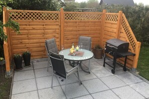 Outdoor dining - Holiday apartment Hammann (Sietow OT Hinrichsberg)
