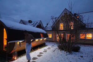 المنشأة من الخارج