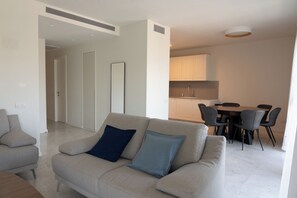 Family Apartment | In-room dining - Hematian Hotel by Effy (Jerusalem)