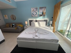 Iron/ironing board, WiFi, bed sheets