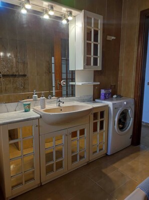 Hair dryer, bidet, towels, soap - Grandma's house, just minutes from the motocross tracks Dorno and Ottobiano (Lombardia)