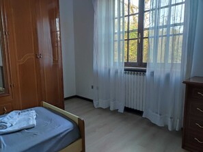 3 quartos, ferros/tábuas de passar roupa, Wi-Fi de cortesia
