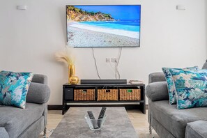 Smart TV, books, stereo - Rose Upscale Apt (Nairobi)