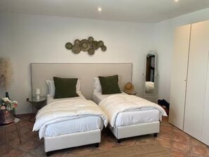 Panoramic Villa | 2 bedrooms, down comforters, blackout drapes, iron/ironing board - Villa Stone (Vico Equense)