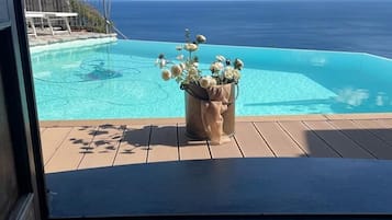 Seasonal outdoor pool, sun loungers