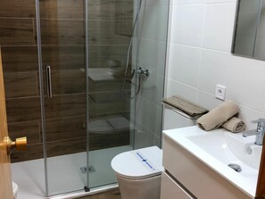 Hair dryer, towels - Charming Penthouse with Pool and Parking in Jaca (Jaca)