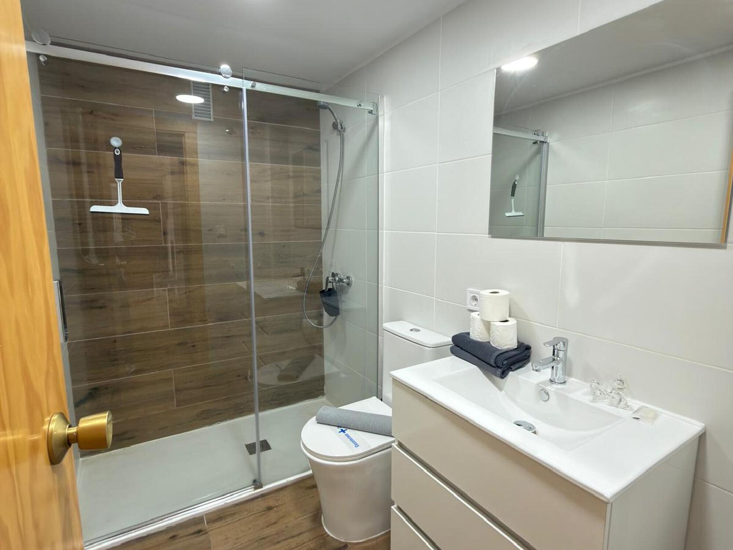 Hair dryer, towels