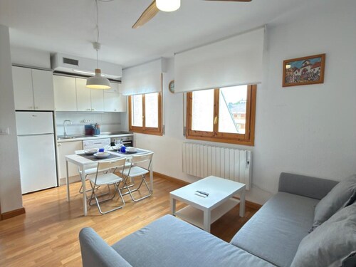 Charming Penthouse with Pool and Parking in Jaca