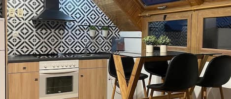 Microwave, oven, stovetop, coffee/tea maker