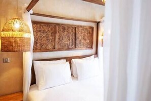 2 habitaciones, tabla de planchar con plancha, cuna de viaje y internet 