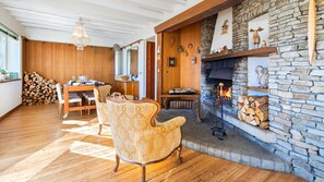 Interior - Moon Mountains Chalet/private SPA upon request/direct access to ski slopes (Cesana Torinese)