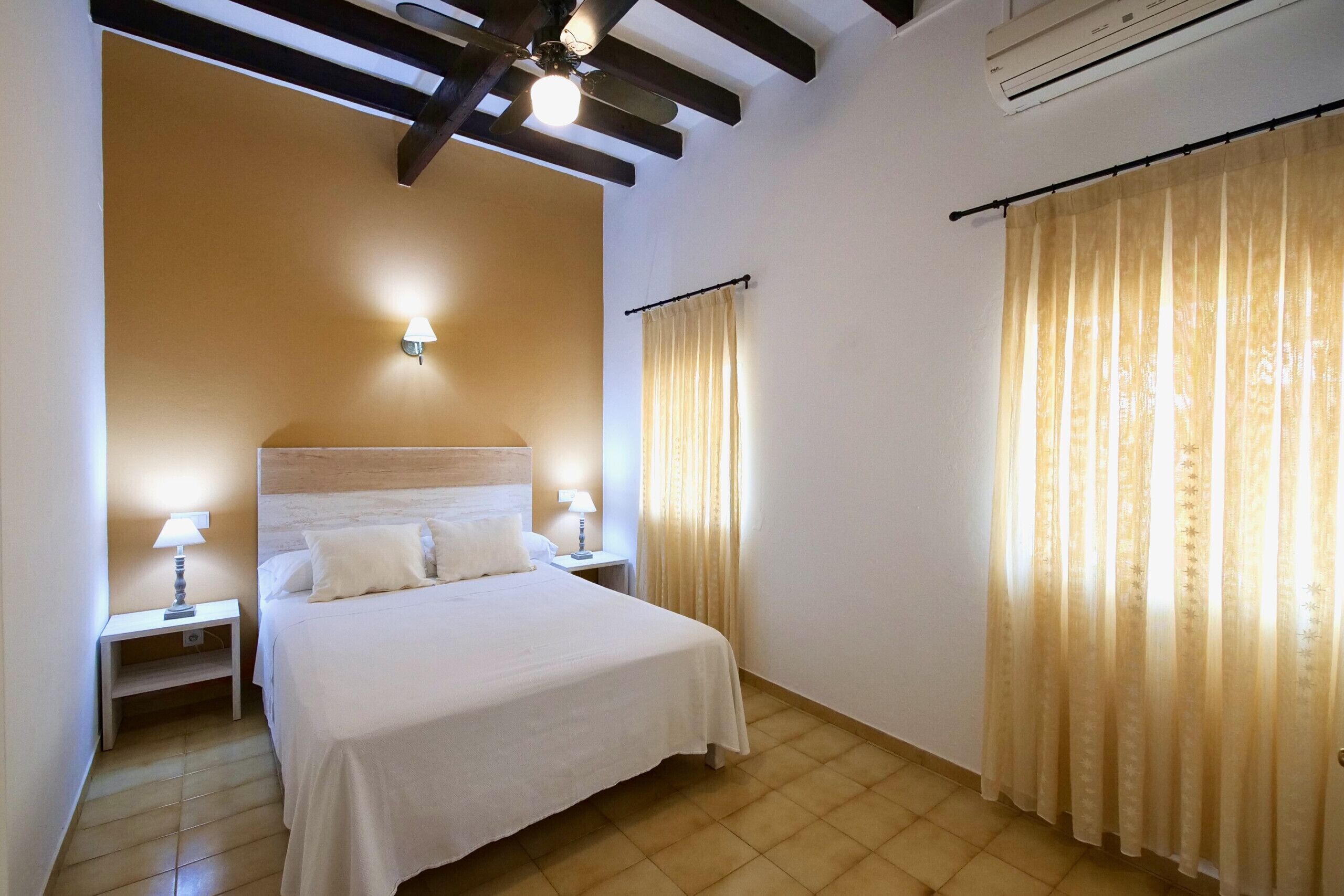 1 habitación y caja de seguridad en la habitación 