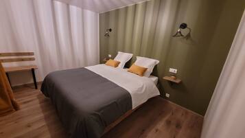 1 bedroom, free WiFi, bed sheets