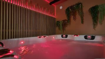 Indoor spa tub