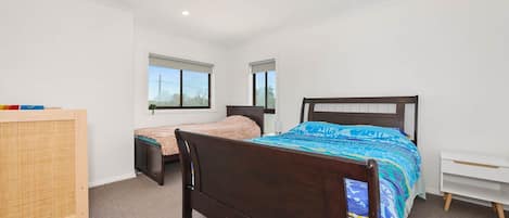 4 bedrooms, desk, iron/ironing board, free WiFi