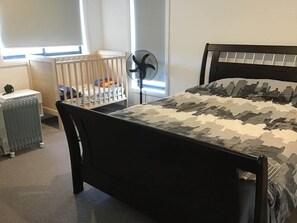 4 bedrooms, iron/ironing board, free WiFi