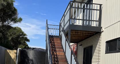 Wheeler’s Paradise. 4 Bedrooms, 2 Baths n 4-5 car park