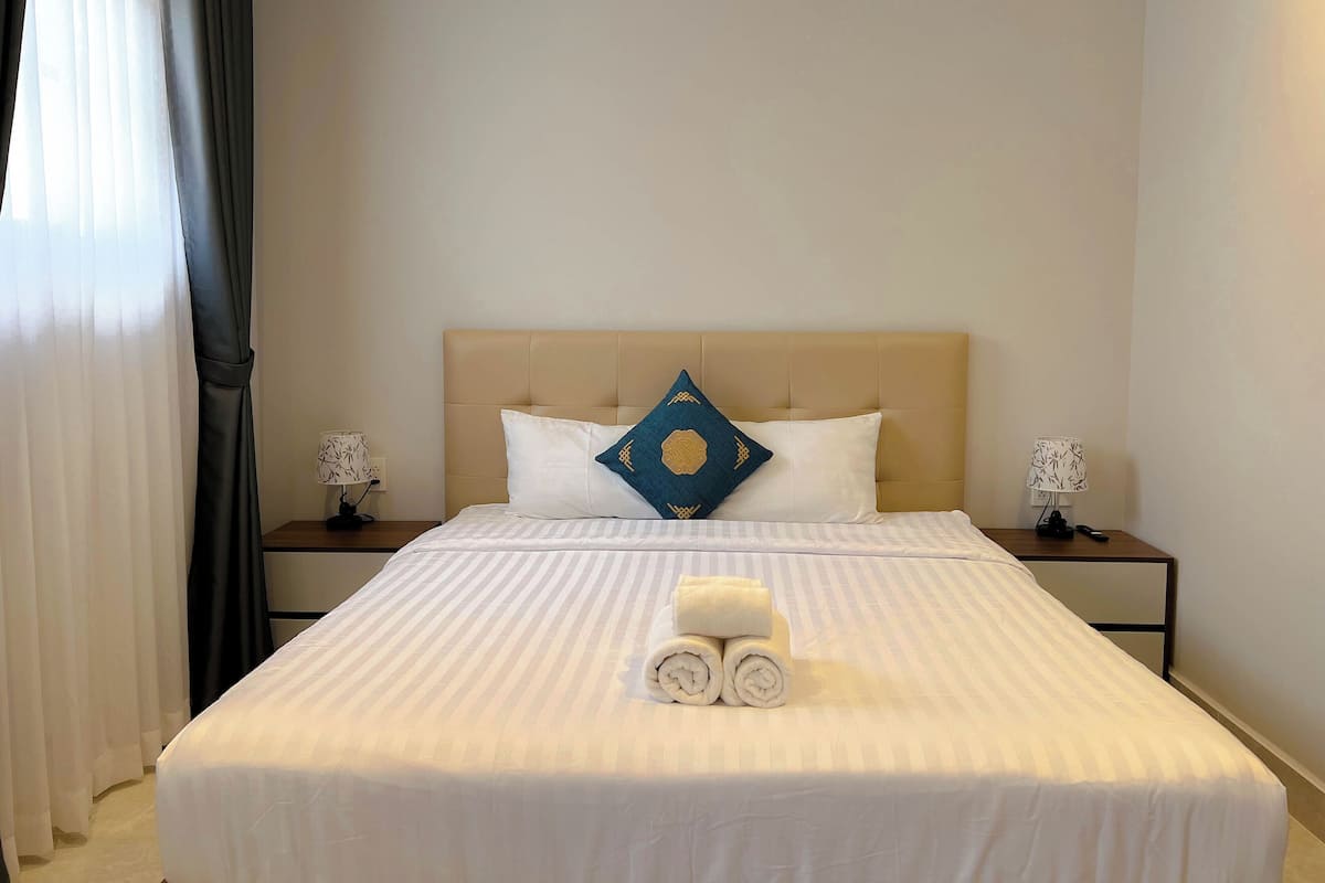 Premium bedding, pillow-top beds, minibar, desk