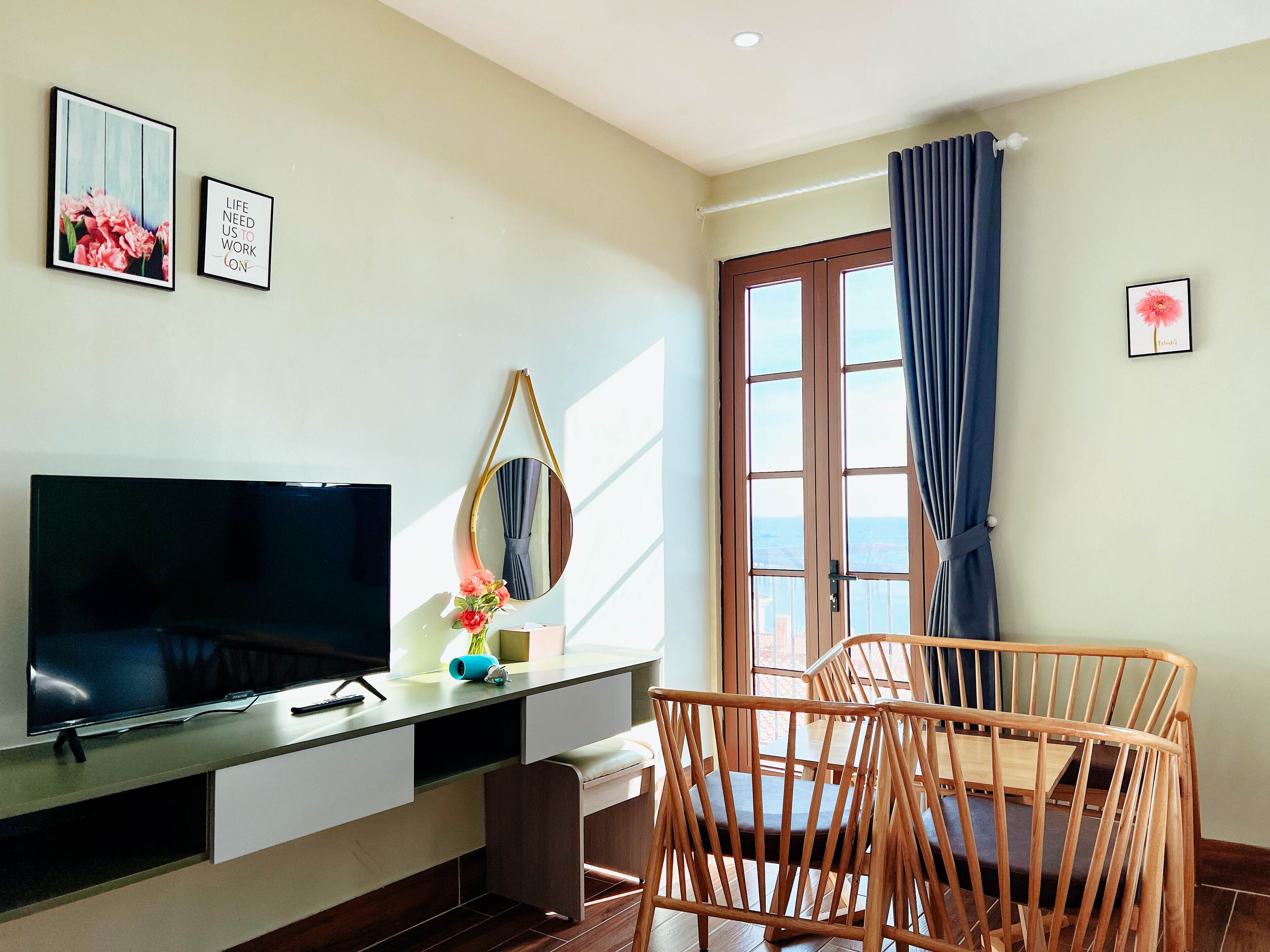 Photo - Sea Sunset Hotel Phu Quoc - Welcome to a mixing world of friends