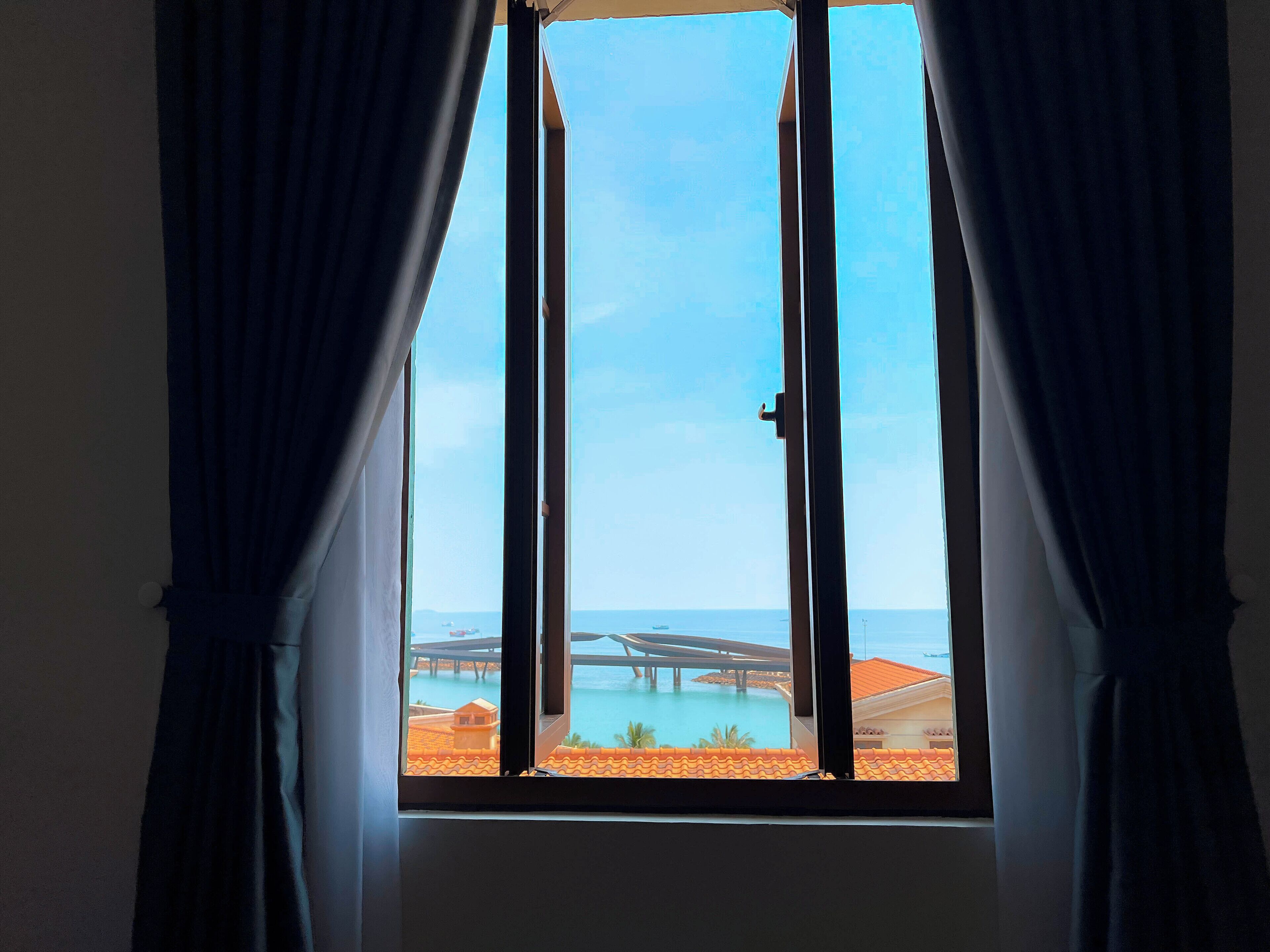 Photo - Sea Sunset Hotel Phu Quoc - Welcome to a mixing world of friends