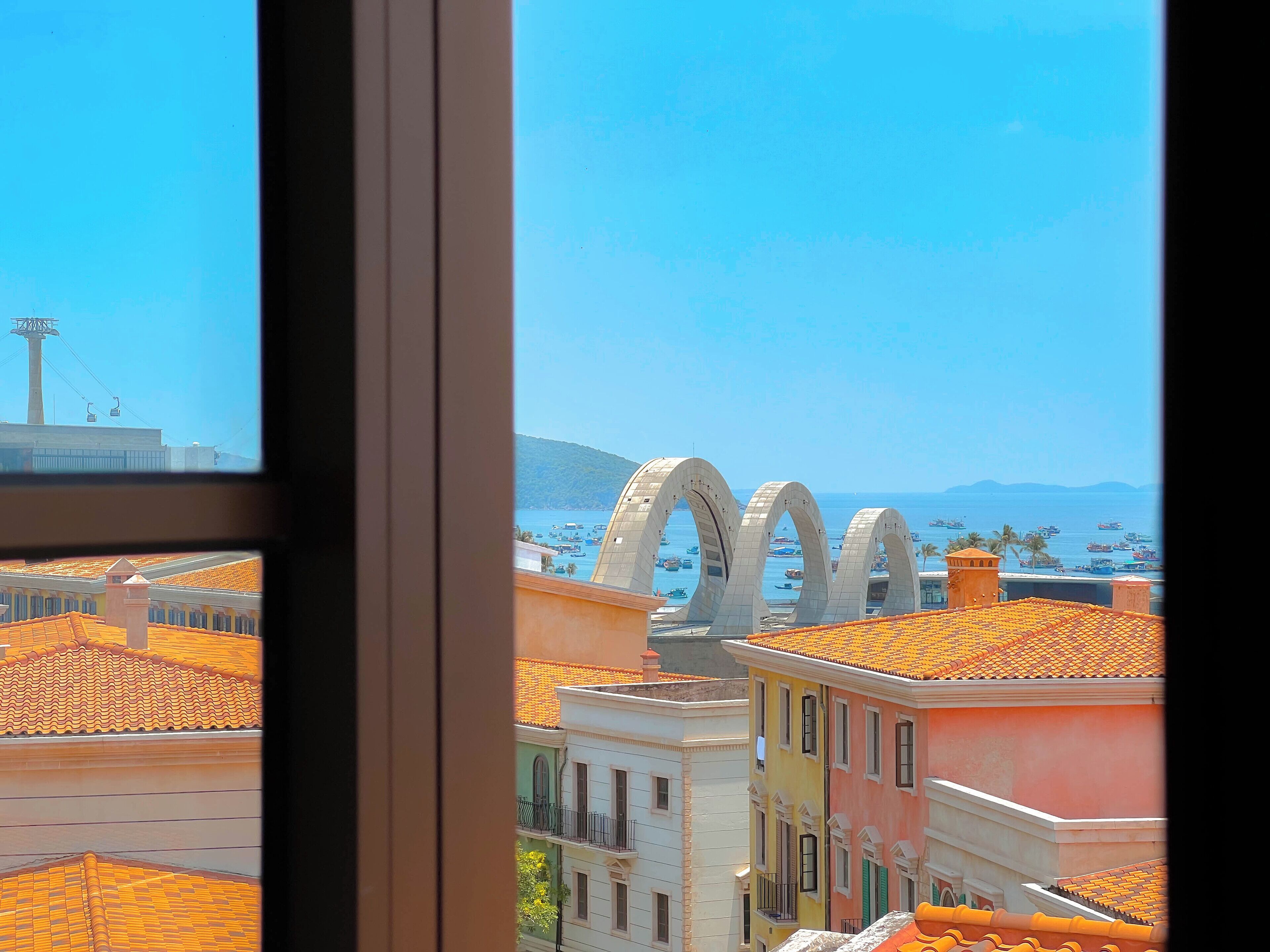 Foto - Sea Sunset Hotel - Welcome to a Mixing World of Friends