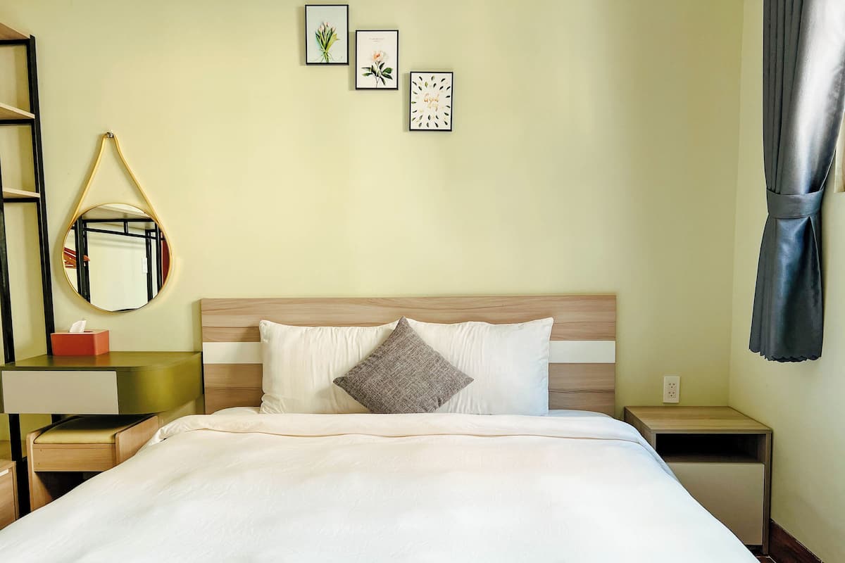 Premium bedding, pillow-top beds, minibar, desk