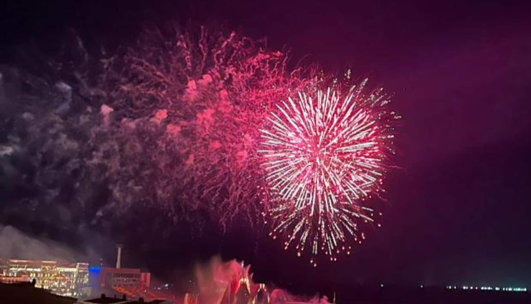 Rom – deluxe (402) | Sengetøy av topp kvalitet, senger med overmadrass, minibar og skrivebord