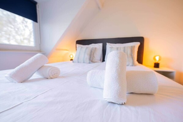 2 Schlafzimmer, Schreibtisch, Bügeleisen/Bügelbrett, WLAN